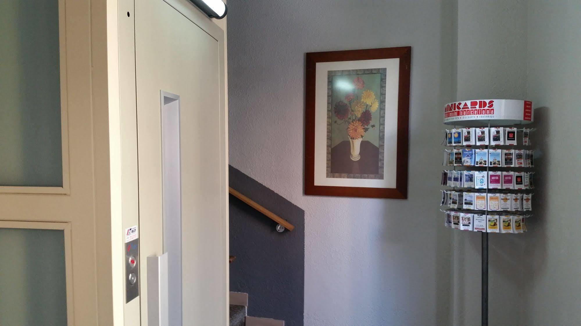 Hostal Lk Barcelona Exteriér fotografie
